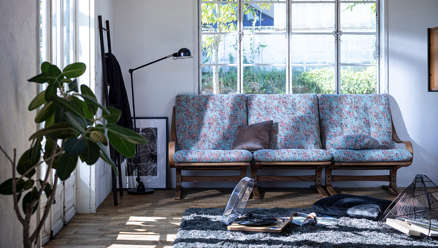 リビングコーディネートのヒント。心地よい空間を育てる