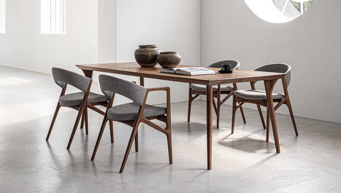 家族の時間をもっと豊かに。木のぬくもりを感じるダイニングテーブル