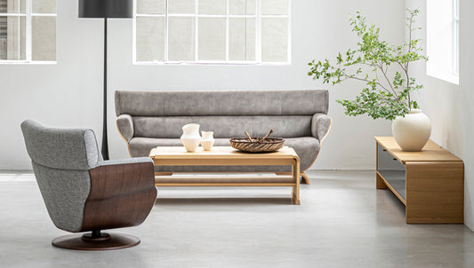北欧デザインのソファとは？曲線と木の温もりに宿る美学